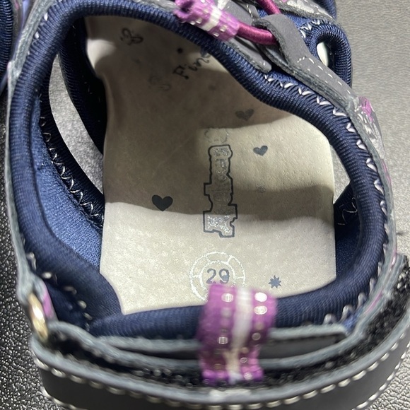 Apakowa Kids Girl Soft Sole Closed Toe Sandals SIZE 29 - Picture 5 of 13